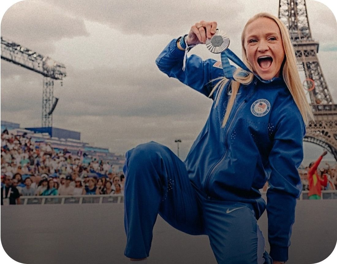 Sarah Bacon, Olympic silver medallist and five-time NCAA champion, wearing the Hulme Band
