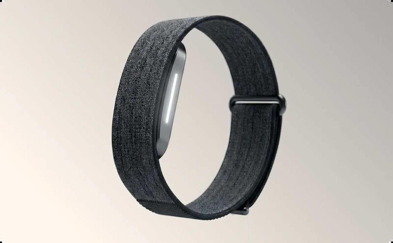 Premium angled product photo of the Hulme Band longevity wearable